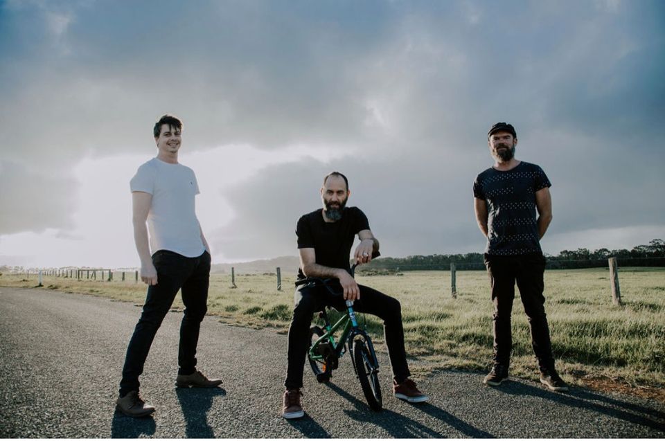 Simon London + The Spirits